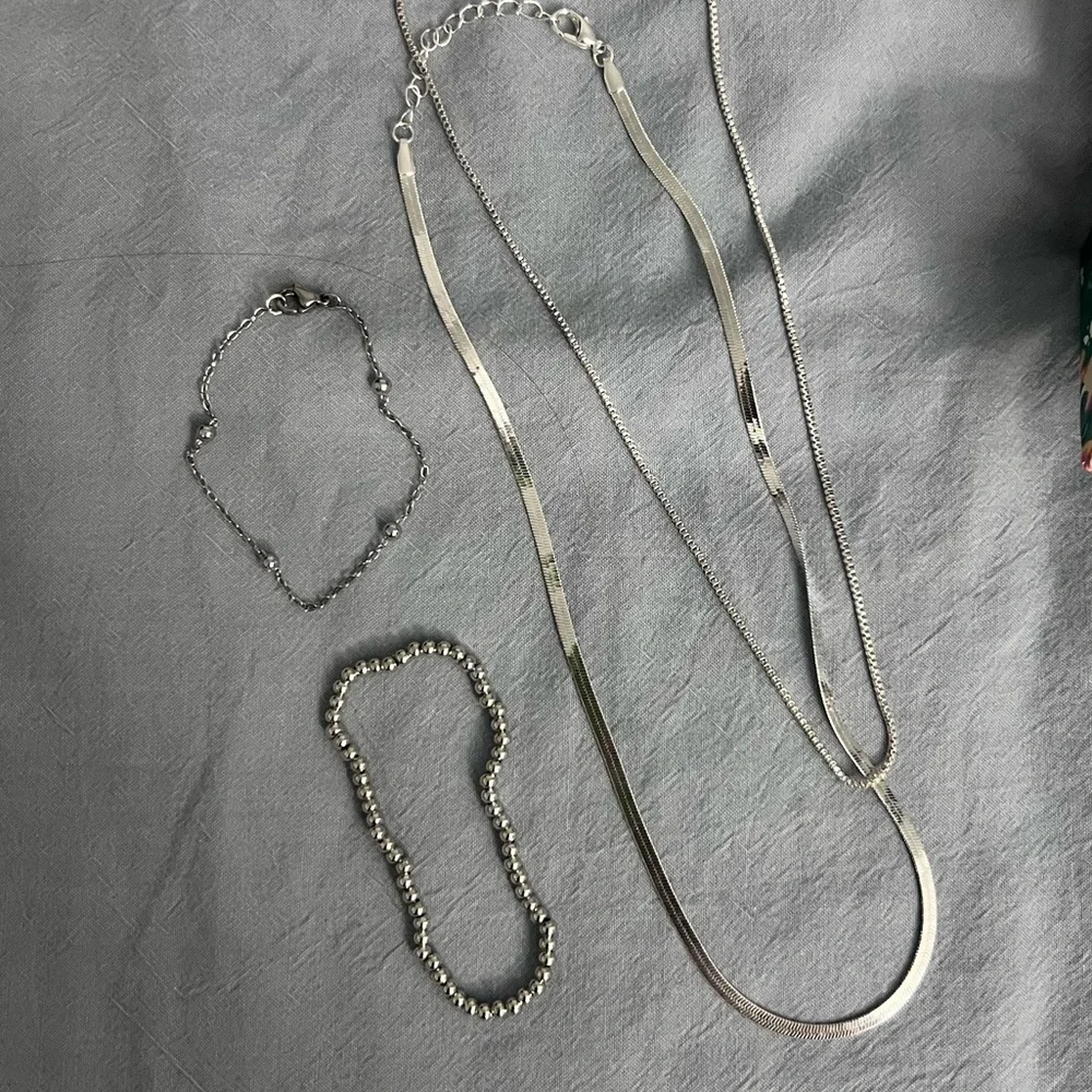 6 piece Silver Jewelry Set - Picture 5 of 5